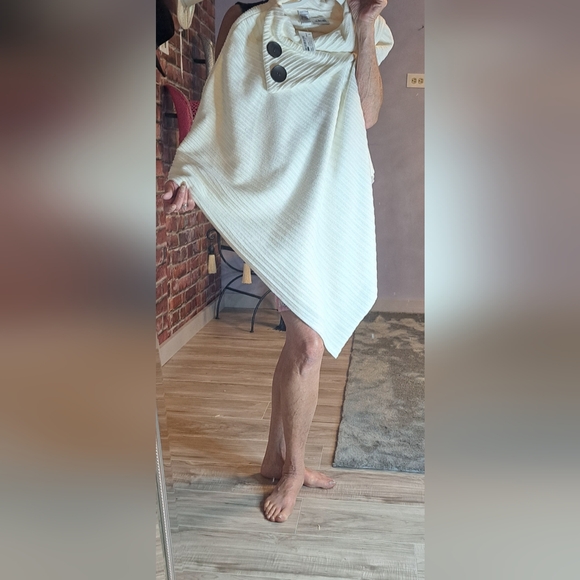 Poncho - Picture 8 of 8